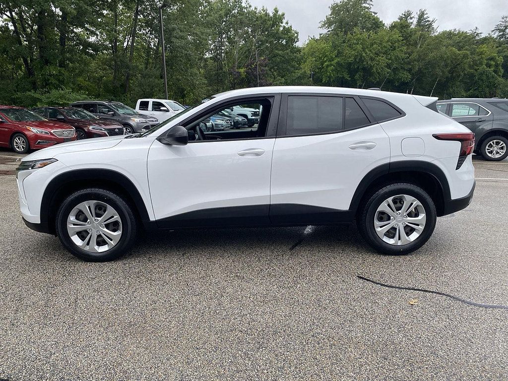 Certified 2024 Chevrolet Trax LS FWD image 5