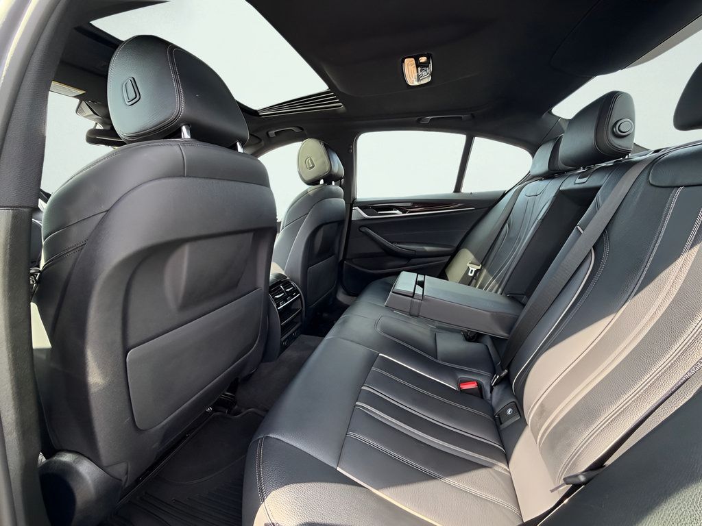 Used 2019 BMW 530i xDrive w/ Convenience Package AWD/4WD image 18
