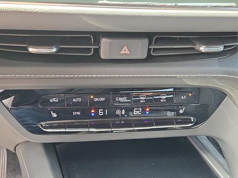 Used 2022 Buick Envision Essence AWD/4WD image 15