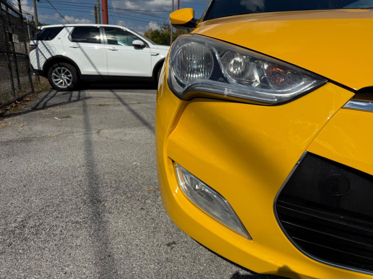 Used 2016 Hyundai Veloster w/ Option Group 03 FWD image 5