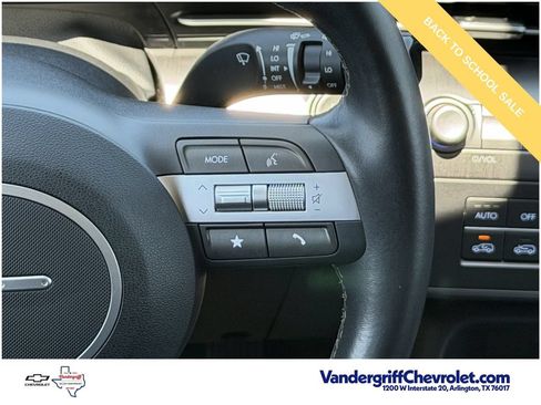 Used 2025 Hyundai Kona SEL FWD image 14