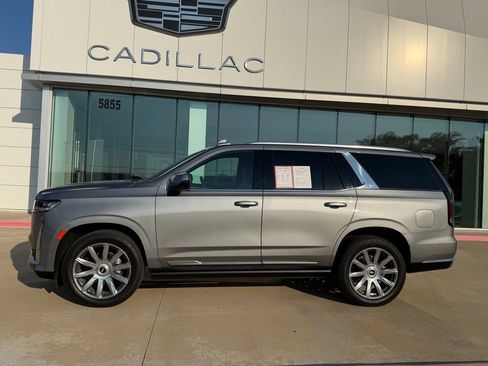 Used 2023 Cadillac Escalade Sport Platinum w/ LPO, ONYX Package AWD/4WD image 2