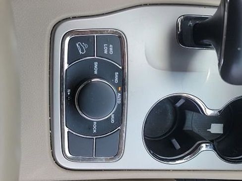Used 2015 Jeep Grand Cherokee Limited AWD/4WD image 13