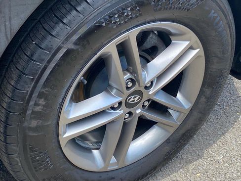 Used 2018 Hyundai Santa Fe Sport w/ 2.4L Value Package 02 AWD/4WD image 20