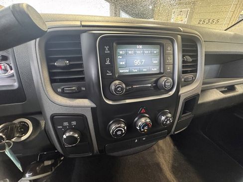 Used 2015 RAM 1500 Express image 17