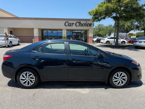 Used 2017 Toyota Corolla LE w/ Carpet Mat Package (TMS) FWD image 6