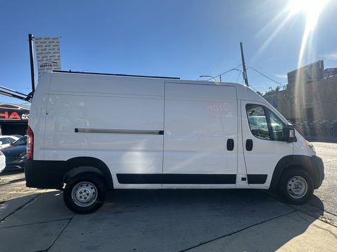 Used 2019 RAM ProMaster 2500 w/ Interior Convenience Group image 10