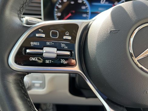 Certified 2023 Mercedes-Benz GLS 450 4MATIC image 19