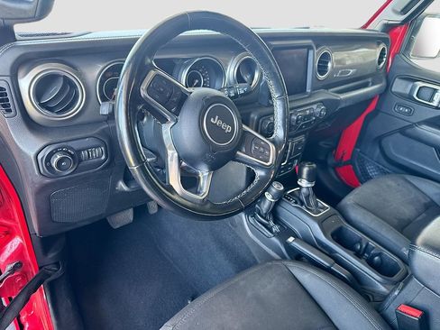 Used 2022 Jeep Wrangler Unlimited Sahara w/ Cold Weather Group AWD/4WD image 10