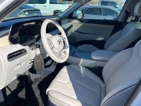 Used 2023 Hyundai Palisade Limited w/ Cargo Package FWD image 4