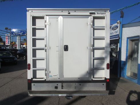 Used 2024 Ford E-350 and Econoline 350 Super Duty w/ Power Windows & Locks Group image 5