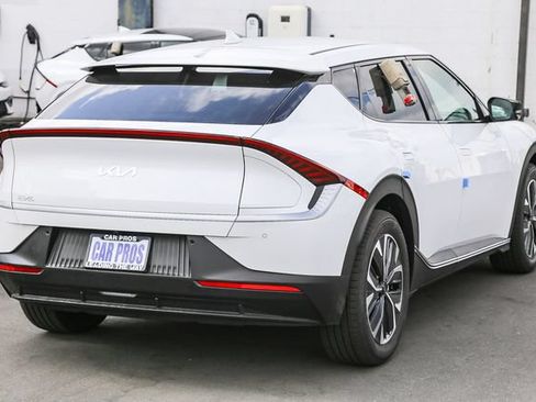 New 2024 Kia EV6 Light RWD image 9