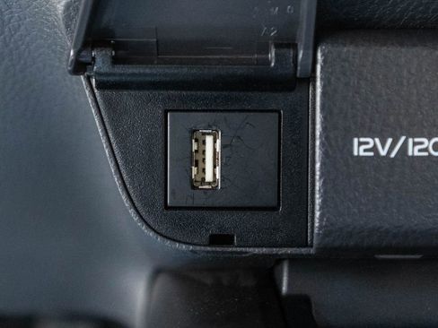 Used 2022 Toyota Camry SE w/ Carpet Mat Package (TMS) AWD/4WD image 24