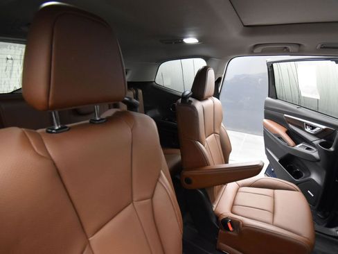 Used 2024 Subaru Ascent Touring w/ Popular Package #2 image 19