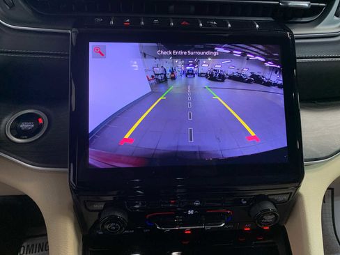 Used 2024 Jeep Grand Cherokee Limited w/ Trailer Tow Package image 6