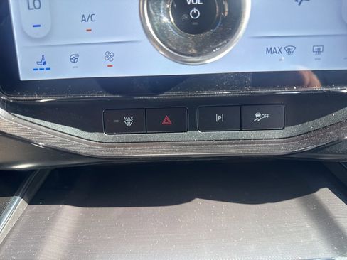 New 2025 Ford F150 Lightning Platinum image 29