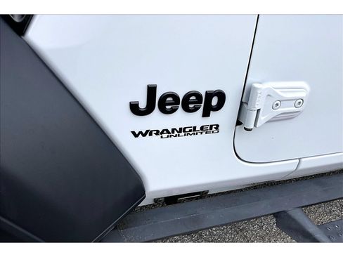 Certified 2022 Jeep Wrangler Unlimited Sport AWD/4WD image 39