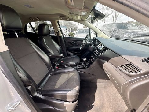 Used 2021 Buick Encore Preferred image 25