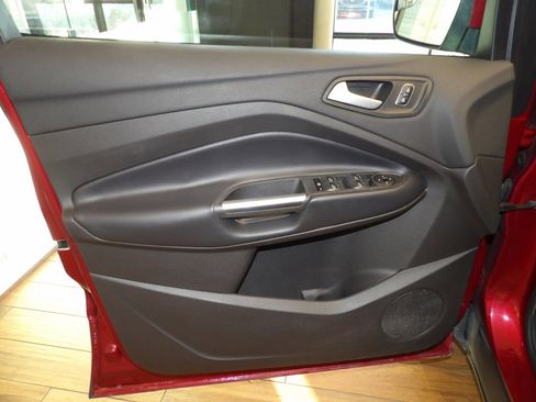 Used 2019 Ford Escape SE image 23