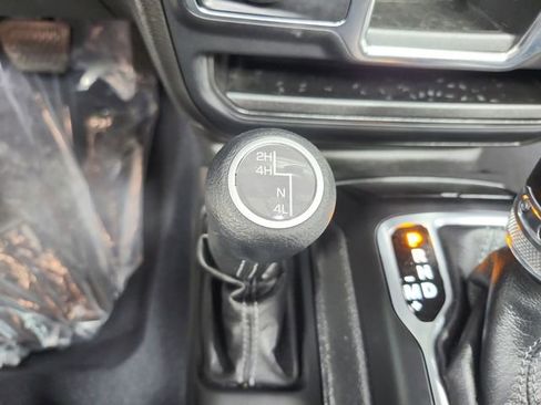 Used 2024 Jeep Wrangler Sport AWD/4WD image 26