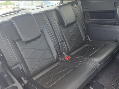 Used 2024 Volkswagen Atlas SE FWD image 12