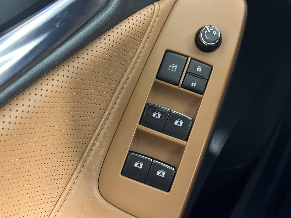 Used 2021 Toyota Avalon Touring w/ Advanced Safety Package FWD image 42