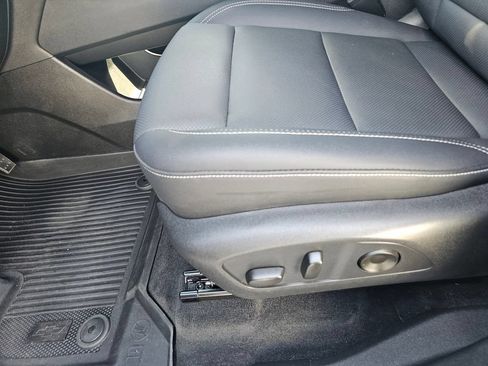 Used 2025 Chevrolet Traverse LT w/ Driver Confidence Package FWD image 18