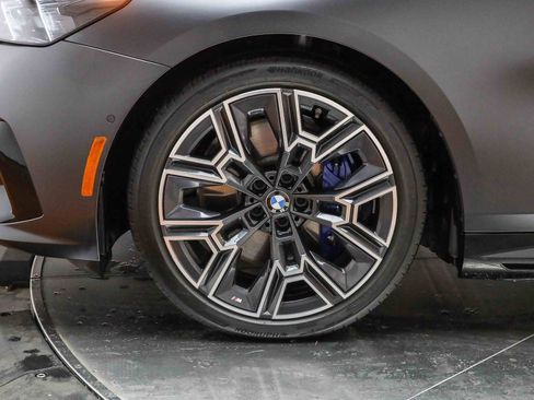 Used 2026 BMW i5 eDrive40 w/ M Sport Package image 12