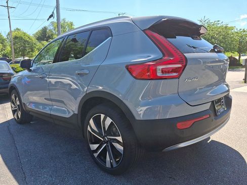 Certified 2024 Volvo XC40 B5 Plus w/ Climate Package AWD/4WD image 4