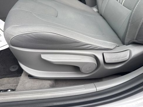Used 2023 Hyundai Elantra SEL w/ Convenience Package FWD image 14