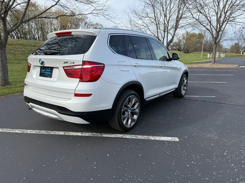 Used 2017 BMW X3 xDrive28i image 3