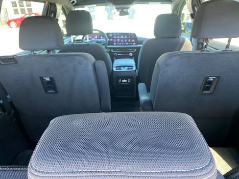 Used 2025 Chevrolet Traverse LT w/ Driver Confidence Package AWD/4WD image 21