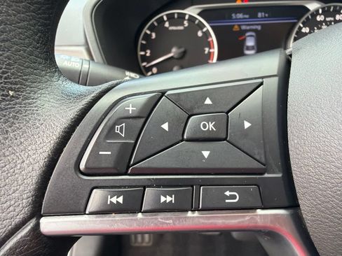 Used 2025 Nissan Altima 2.5 SV FWD image 14