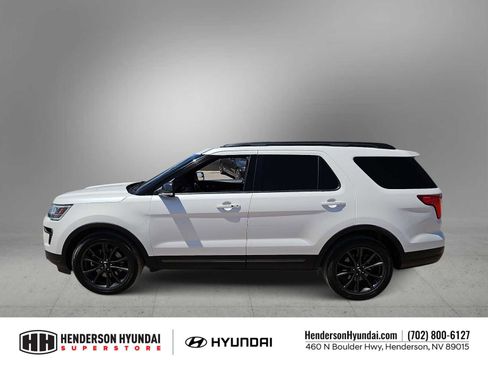 Used 2018 Ford Explorer XLT w/ Equipment Group 202A FWD image 5
