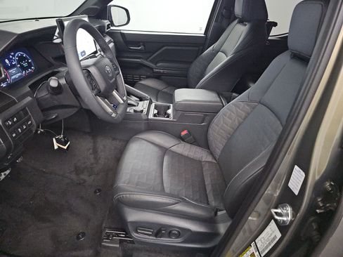 Used 2025 Toyota Tacoma TRD Sport w/ TRD Sport Premium Package RWD image 7