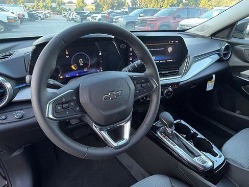 New 2026 Chevrolet Trax LT w/ Driver Confidence Package FWD image 3