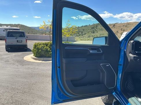 Used 2022 Chevrolet Silverado 1500 LT Trail Boss w/ LT Trail Boss Premium Package image 18