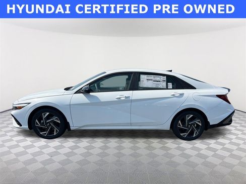 Certified 2025 Hyundai Elantra SEL image 8