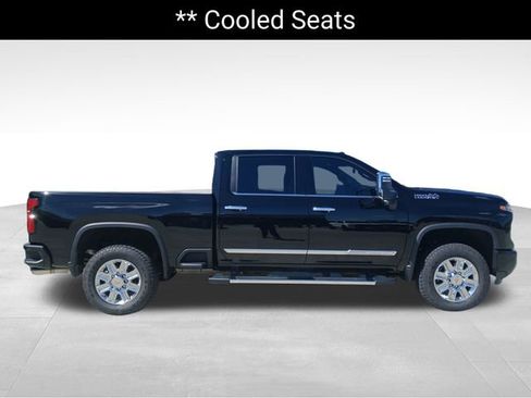 Used 2025 Chevrolet Silverado 2500 High Country w/ Technology Package AWD/4WD image 6
