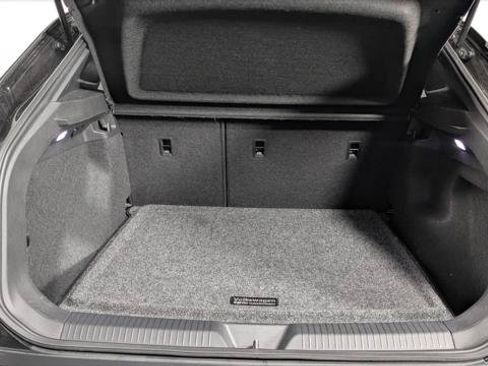 Used 2024 Volkswagen ID.4 Pro RWD image 17