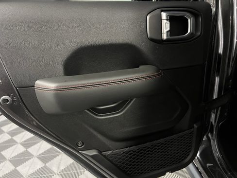 Used 2024 Jeep Gladiator Rubicon image 28