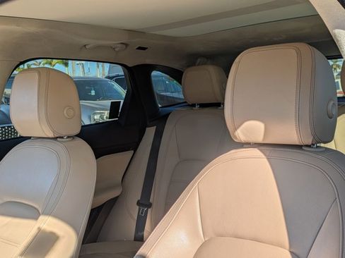 Used 2020 Jaguar F-PACE Prestige image 16