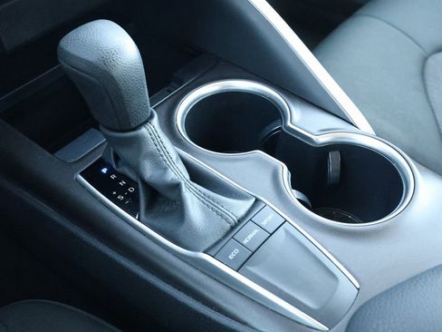 Used 2024 Toyota Camry LE image 21