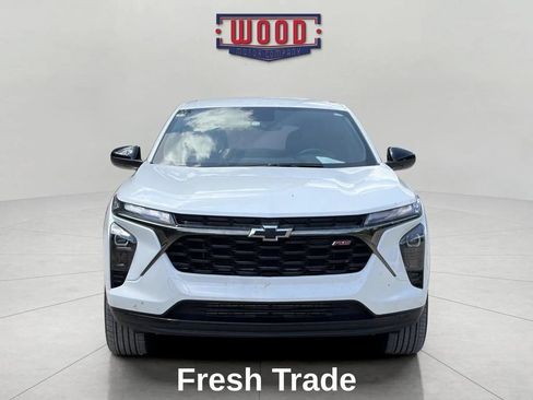 Used 2025 Chevrolet Trax RS w/ Driver Confidence Package FWD image 2