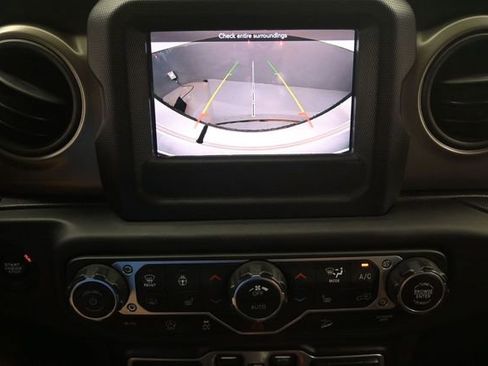 Used 2018 Jeep Wrangler Unlimited Sport S AWD/4WD image 12