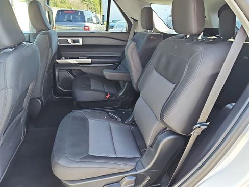 Used 2022 Ford Explorer XLT image 16