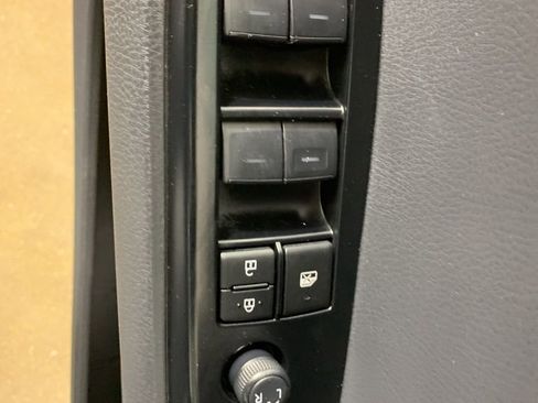 Used 2025 Toyota Camry SE image 17