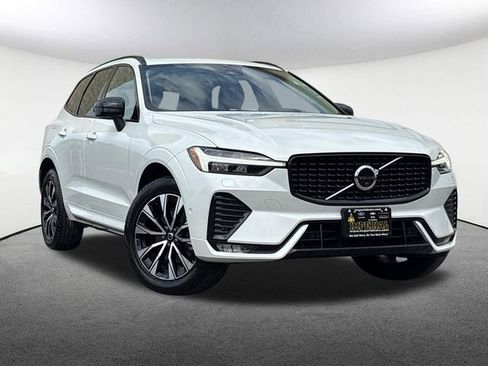 Used 2025 Volvo XC60 B5 Plus AWD/4WD image 2