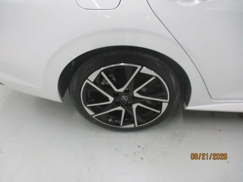 Used 2024 Nissan Sentra SR FWD image 9