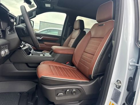 New 2026 GMC Sierra 3500 Denali Ultimate AWD/4WD image 9